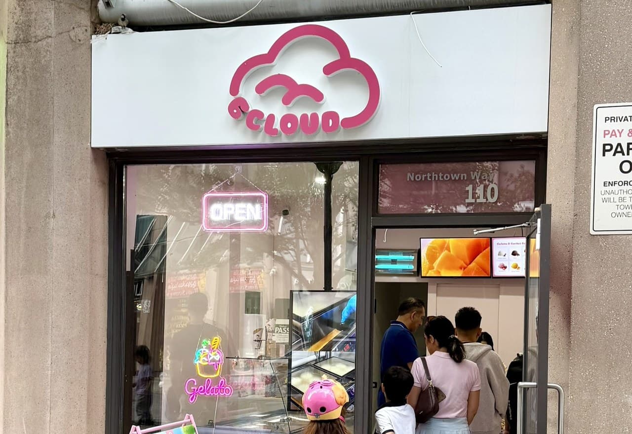 6 Cloud (Yonge & Finch) storefront
